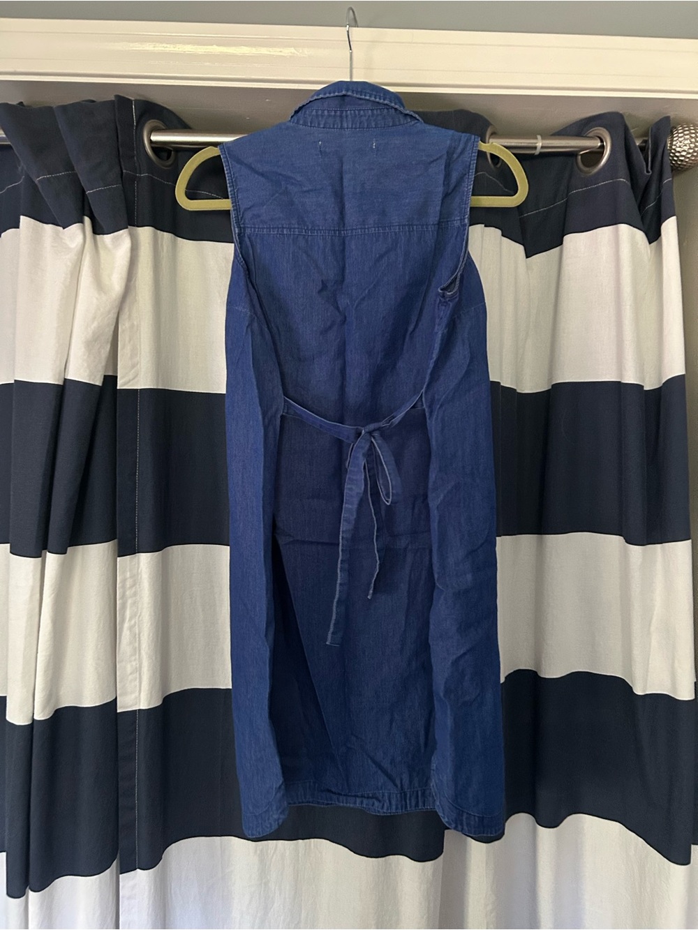 Old Navy Blue Denim Sleeveless maternity Dress - Picture 4 of 4